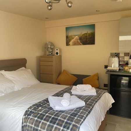 Auntie Bett'S - Cosy Double Ensuite Room With Mini Kitchen Кингсбридж Экстерьер фото