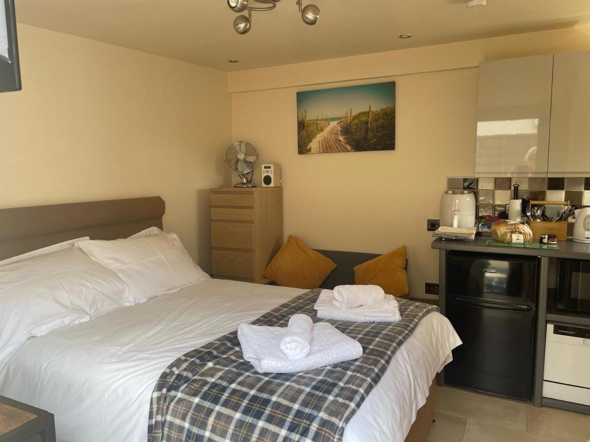 Auntie Bett'S - Cosy Double Ensuite Room With Mini Kitchen Кингсбридж Экстерьер фото